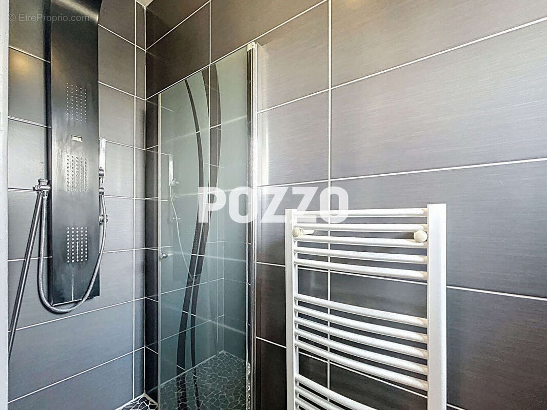 Maison à LA RIVIERE-SAINT-SAUVEUR