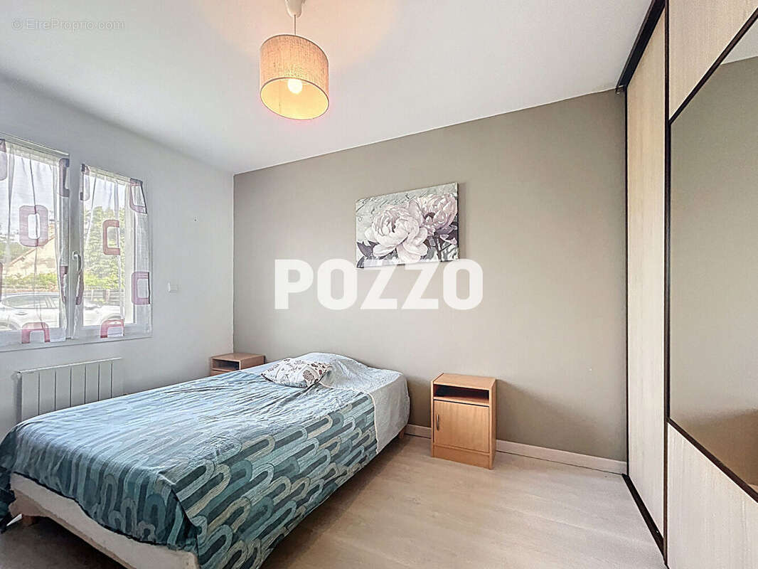 Maison à LA RIVIERE-SAINT-SAUVEUR