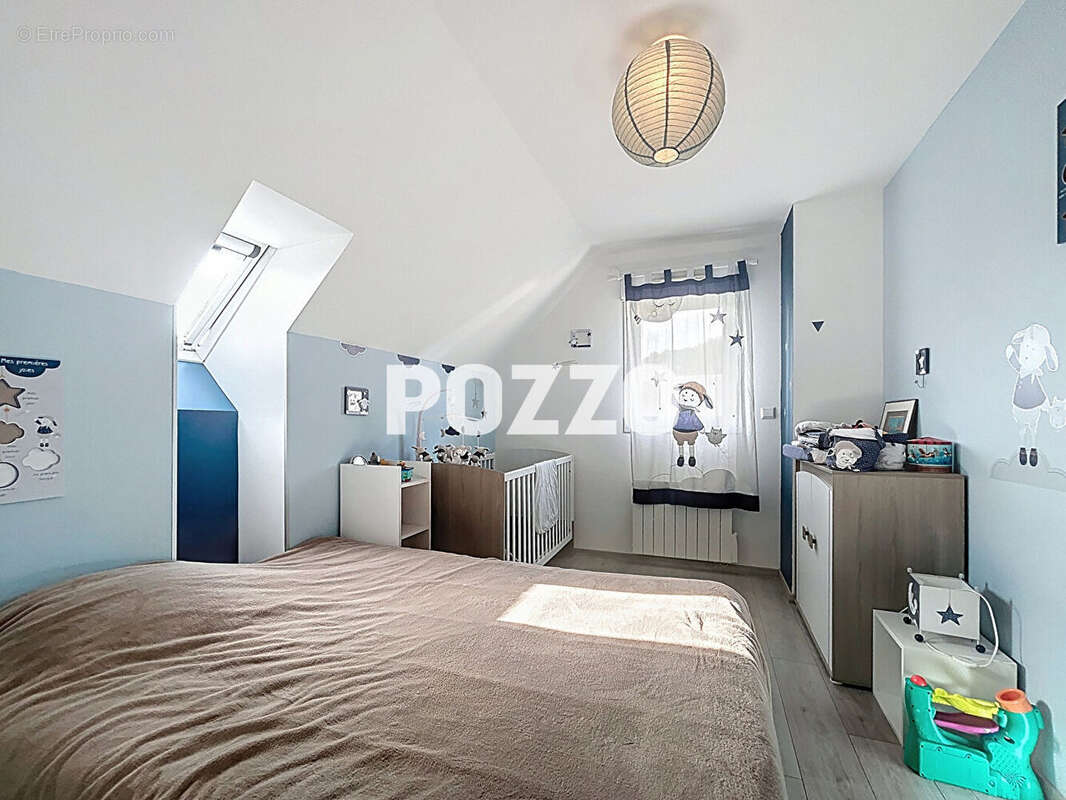 Maison à LA RIVIERE-SAINT-SAUVEUR