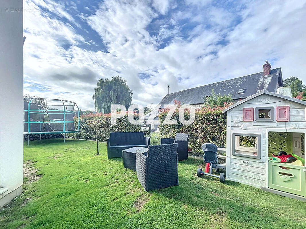 Maison à LA RIVIERE-SAINT-SAUVEUR