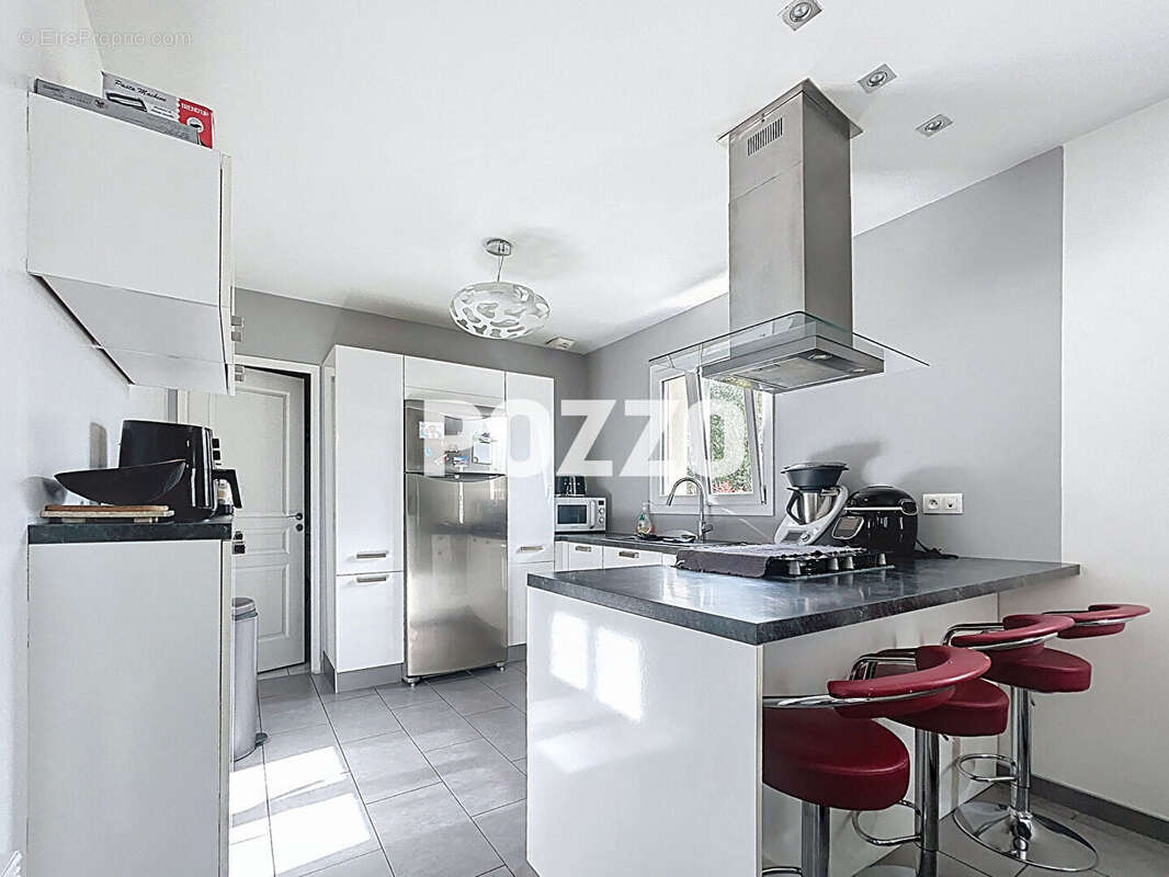 Maison à LA RIVIERE-SAINT-SAUVEUR