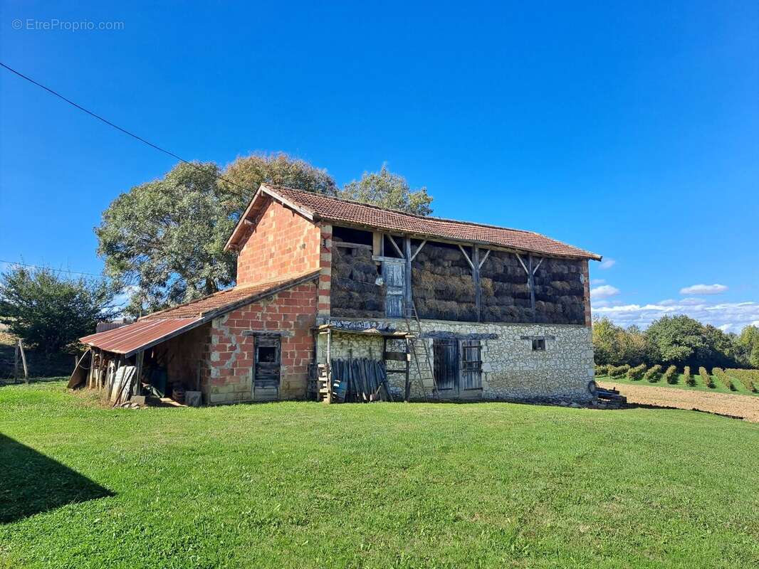 Maison à CASTERA-VERDUZAN
