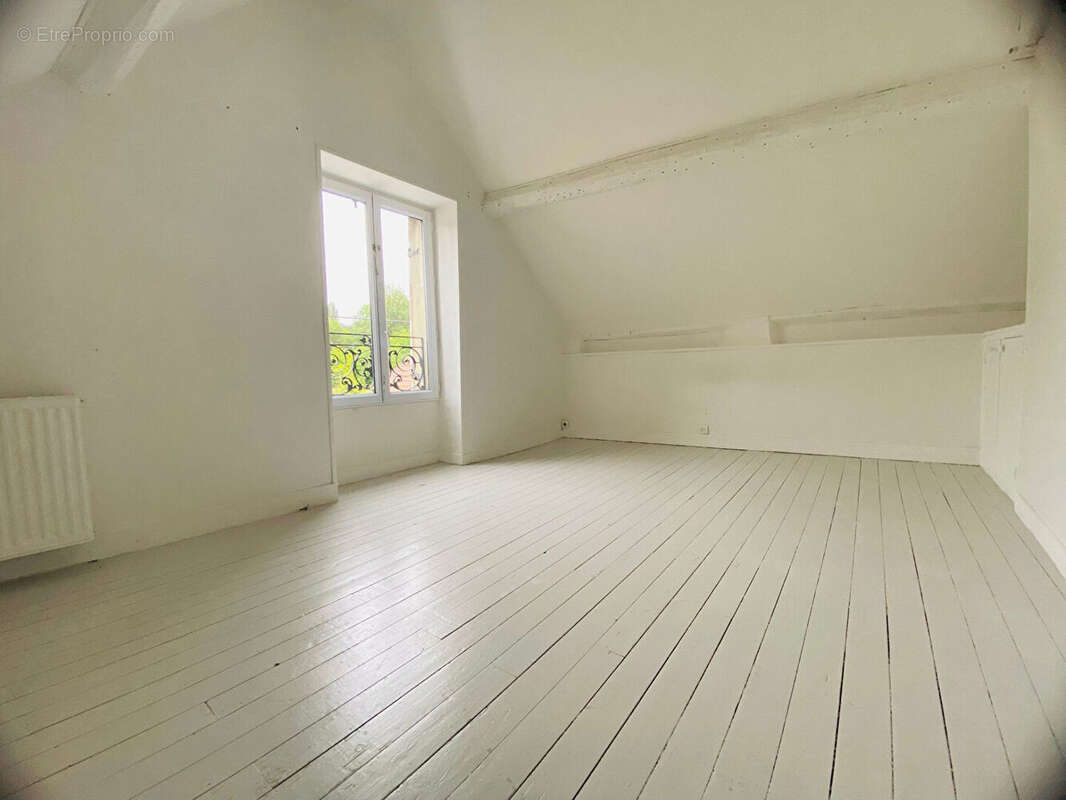 Maison à NESLES-LA-VALLEE