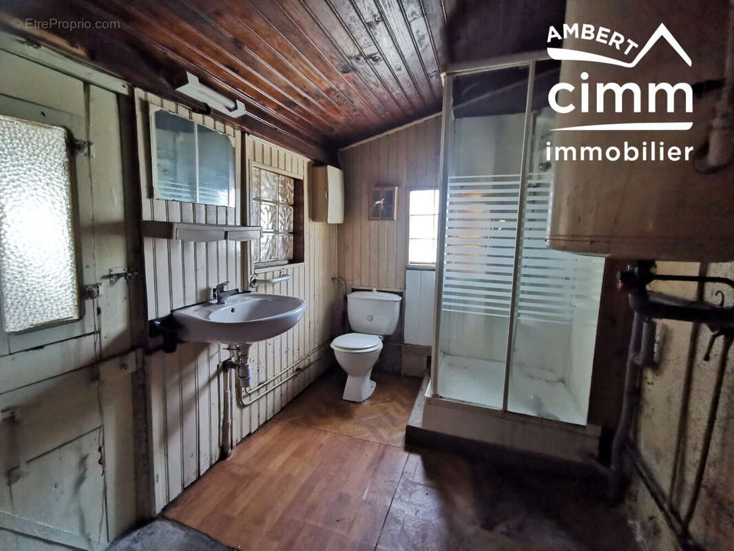 Maison à SAINT-AMANT-ROCHE-SAVINE