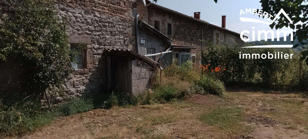 Maison à SAINT-AMANT-ROCHE-SAVINE