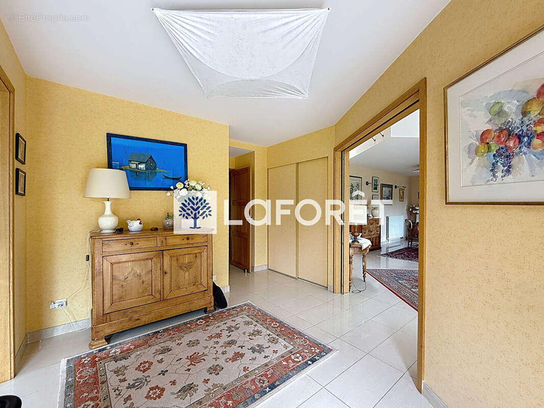 Maison à LE MESNIL-ESNARD