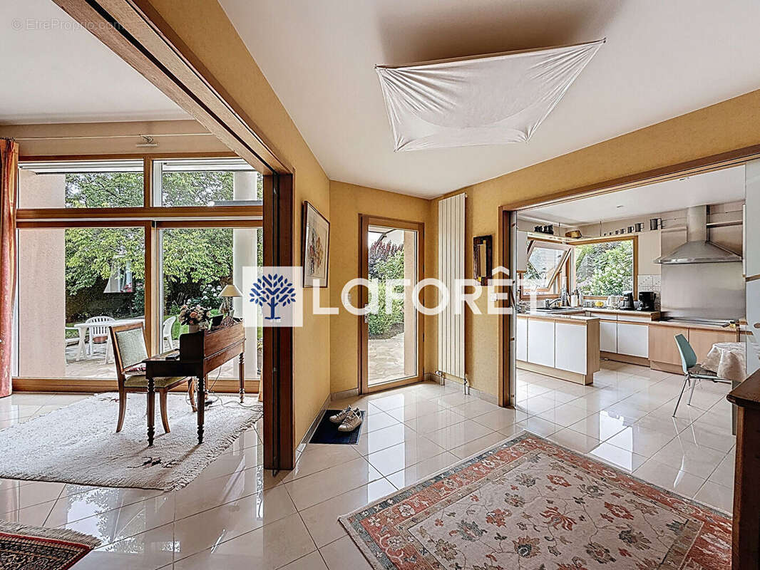 Maison à LE MESNIL-ESNARD