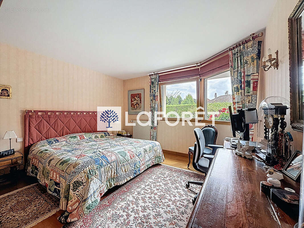 Maison à LE MESNIL-ESNARD