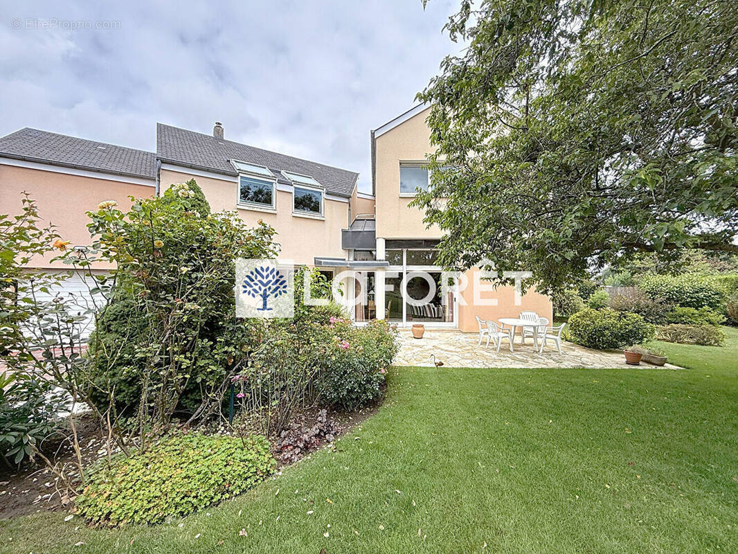 Maison à LE MESNIL-ESNARD