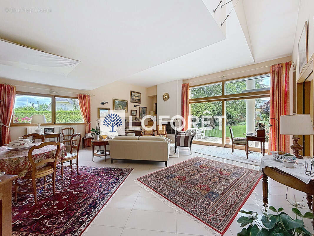 Maison à LE MESNIL-ESNARD