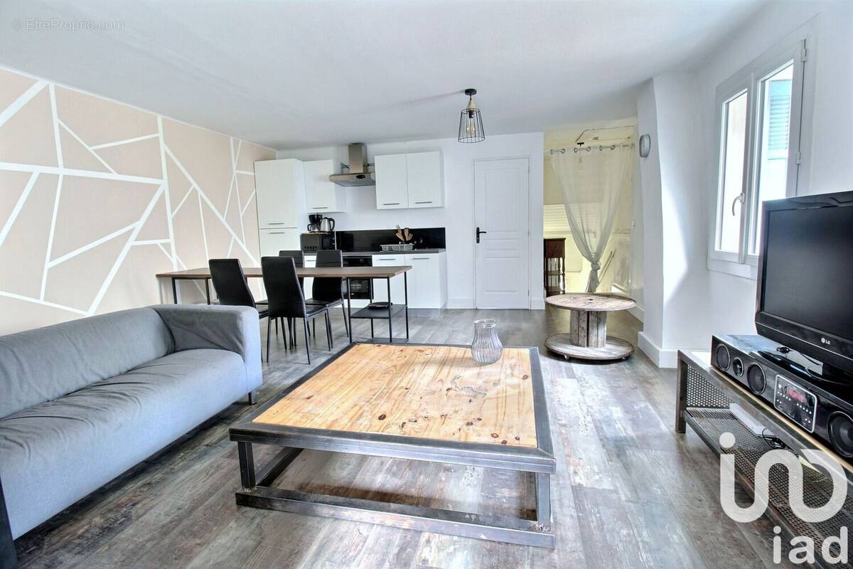 Photo 1 - Appartement à SAINT-MAXIMIN-LA-SAINTE-BAUME