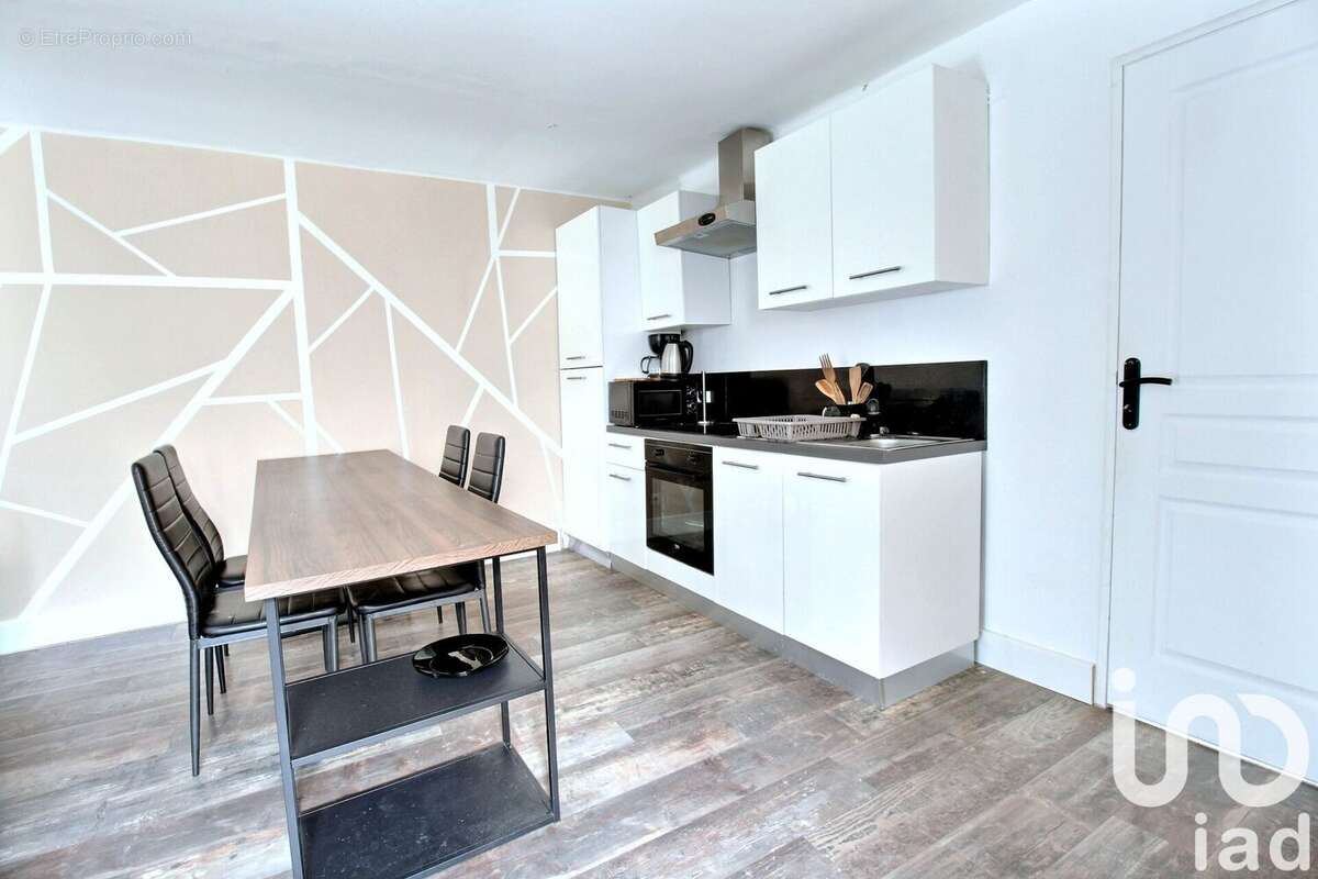 Photo 3 - Appartement à SAINT-MAXIMIN-LA-SAINTE-BAUME