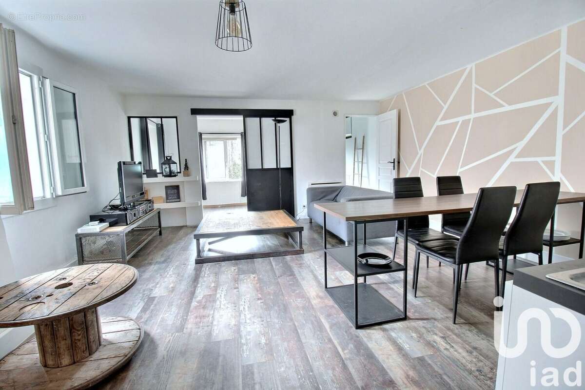 Photo 6 - Appartement à SAINT-MAXIMIN-LA-SAINTE-BAUME