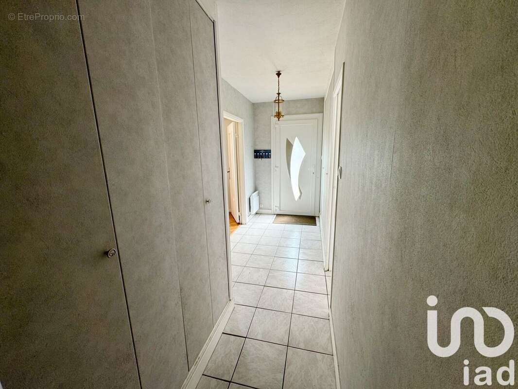 Photo 3 - Maison à NEUVILLE-AUX-BOIS