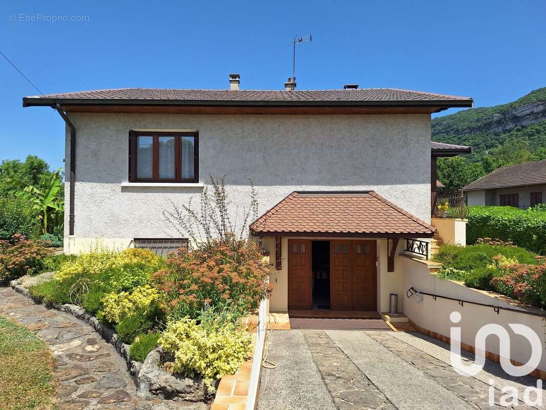 Photo 2 - Maison à SERRIERES-DE-BRIORD