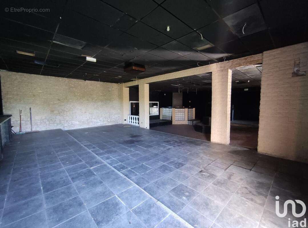 Photo 3 - Commerce à SAINT-GERMAIN