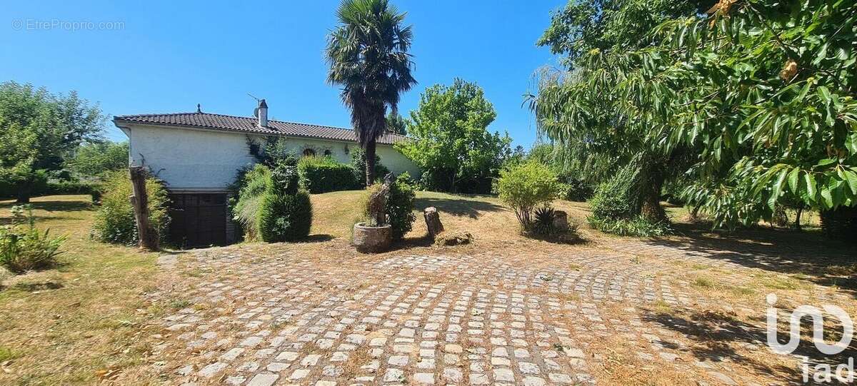 Photo 3 - Maison à CHANIERS