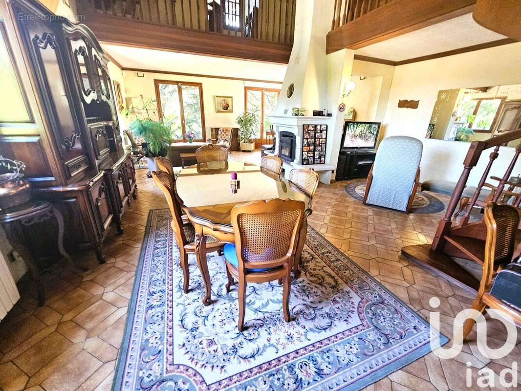 Photo 3 - Maison à LE COUDRAY-MONTCEAUX