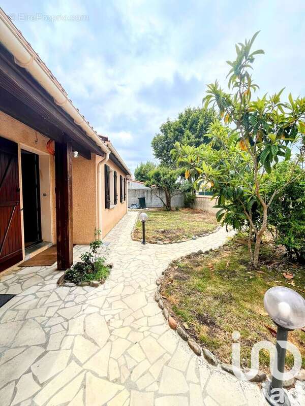 Photo 3 - Maison à LA SALVETAT-SAINT-GILLES