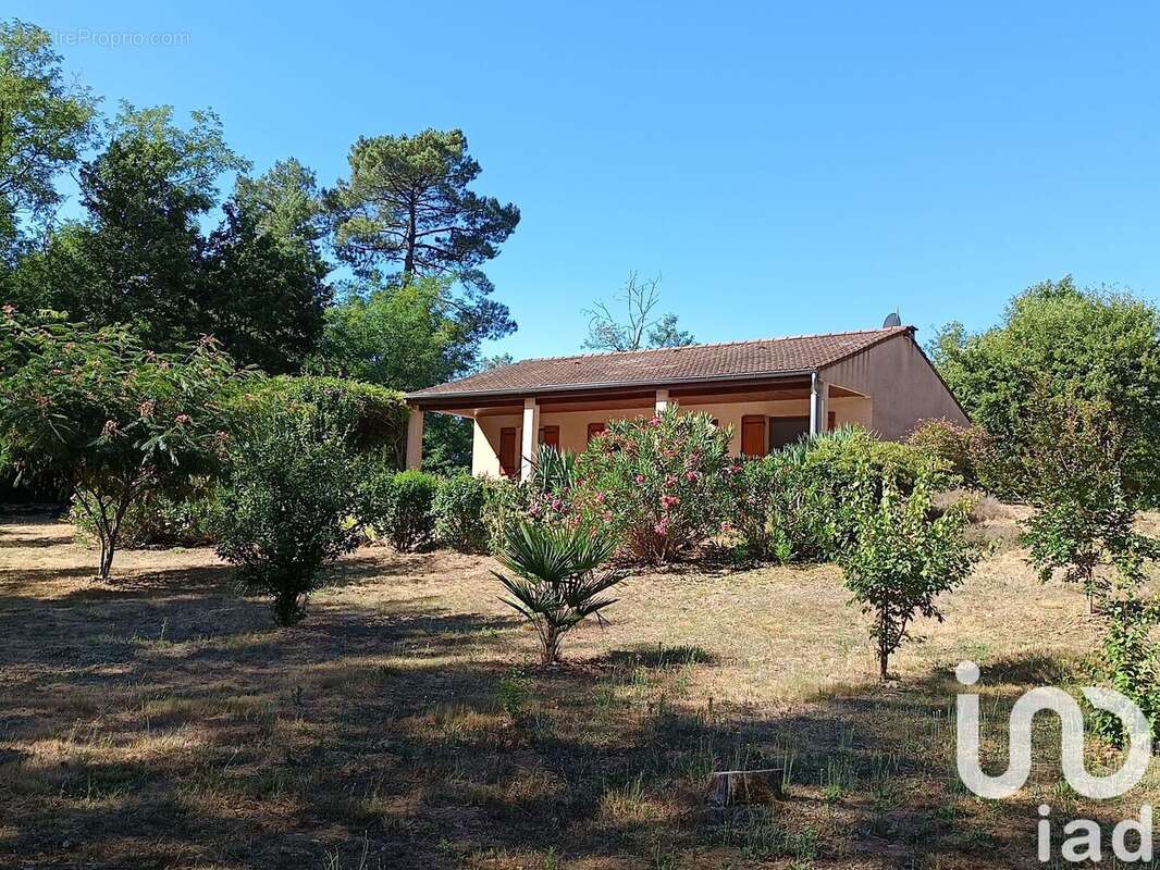 Photo 2 - Maison à CHAMBONAS