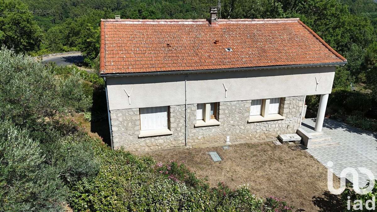 Photo 2 - Maison à CHASSIERS