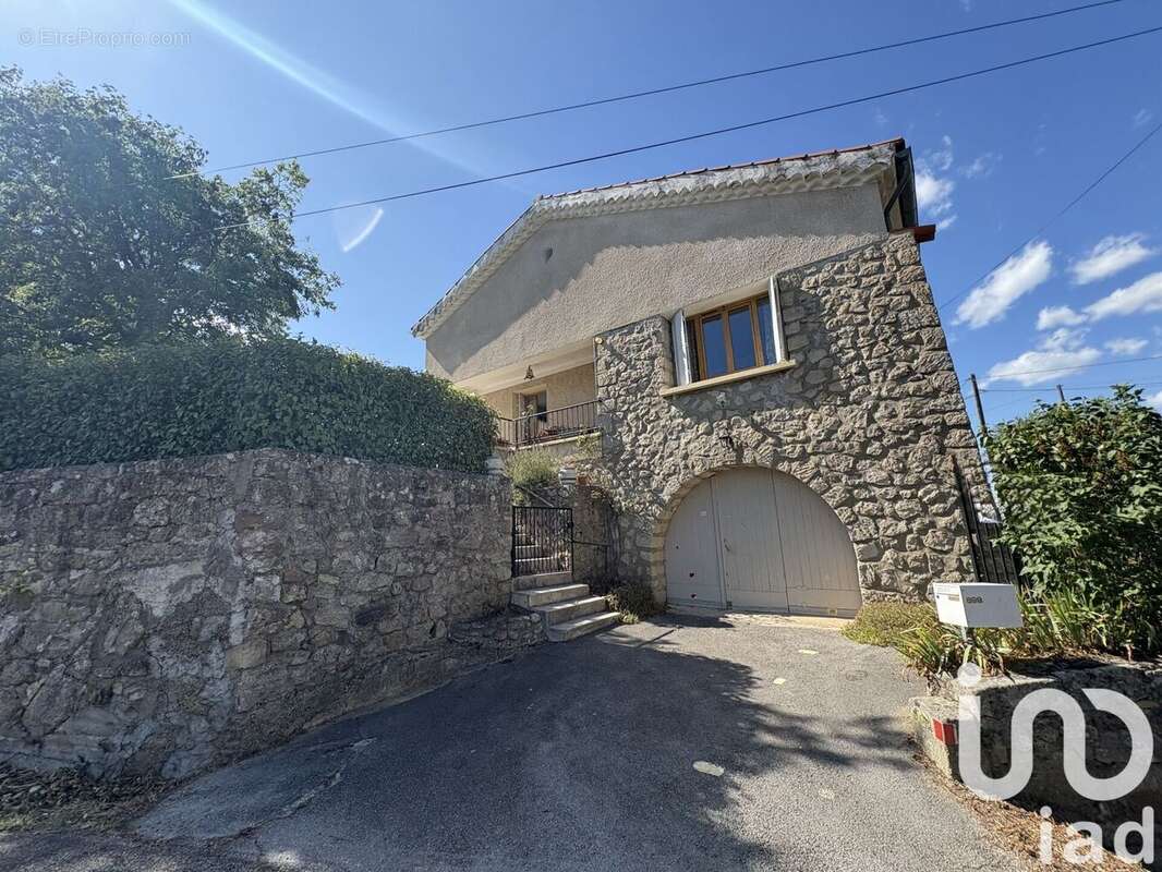 Photo 4 - Maison à CHASSIERS