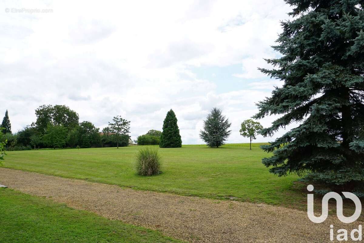 Photo 2 - Maison à REZONVILLE