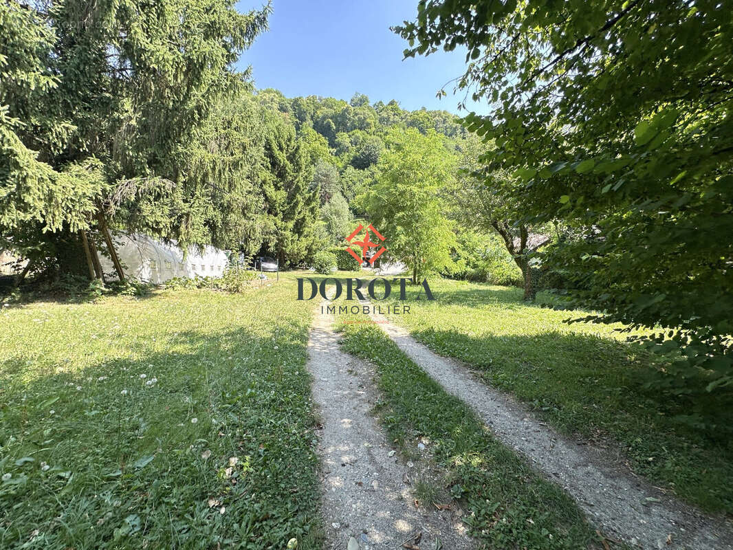 Terrain à VILLARD-BONNOT