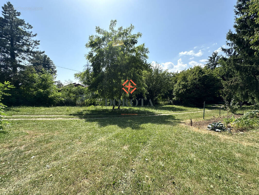 Terrain à VILLARD-BONNOT