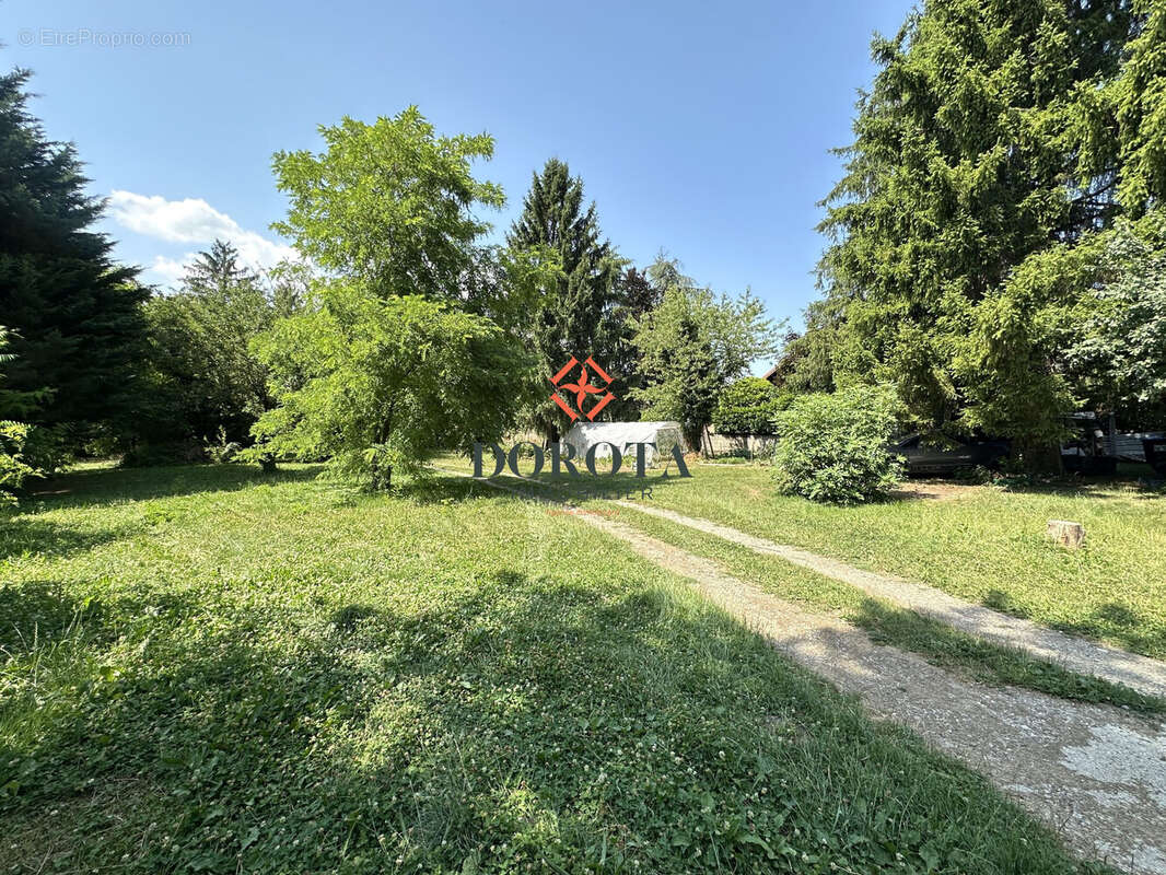 Terrain à VILLARD-BONNOT