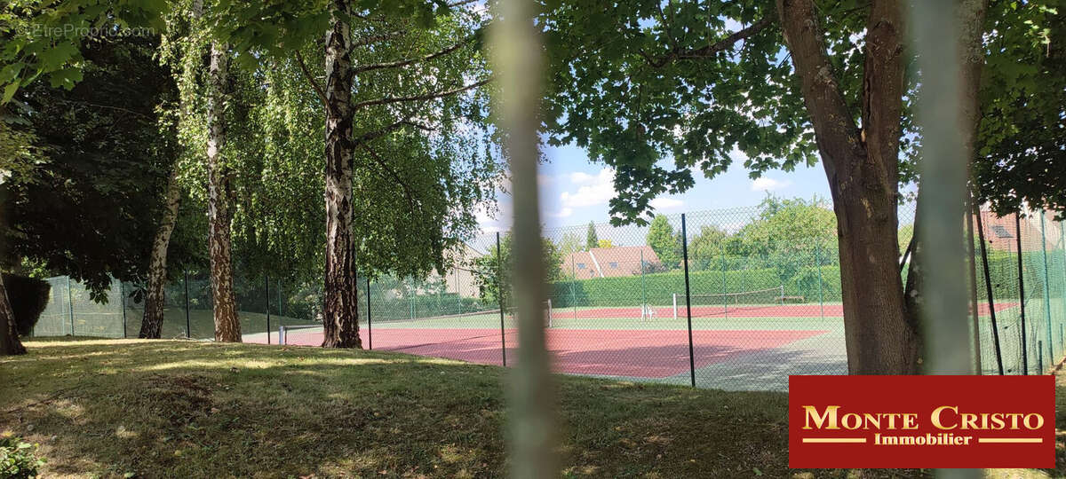 Maison à SAINT-NOM-LA-BRETECHE