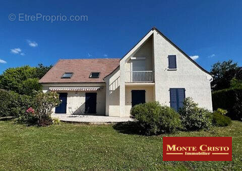 Maison à SAINT-NOM-LA-BRETECHE