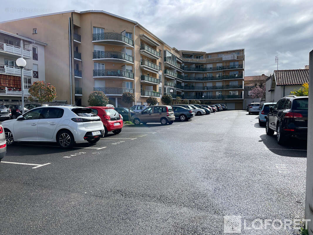 Parking à LA TESTE-DE-BUCH