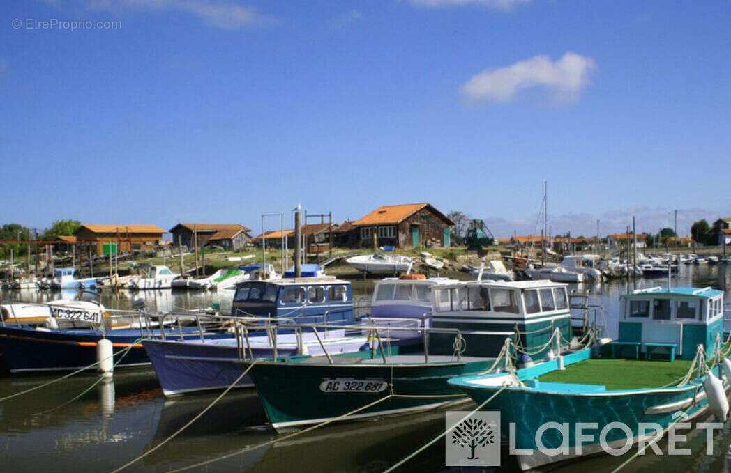 Parking à LA TESTE-DE-BUCH