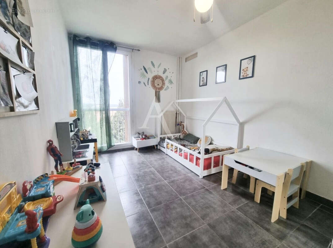 Appartement à PORT-DE-BOUC