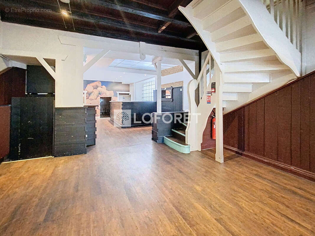 Commerce à NEUFCHATEAU