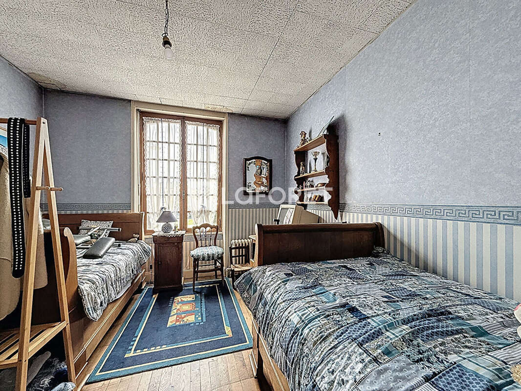 Maison à NEUFCHATEAU