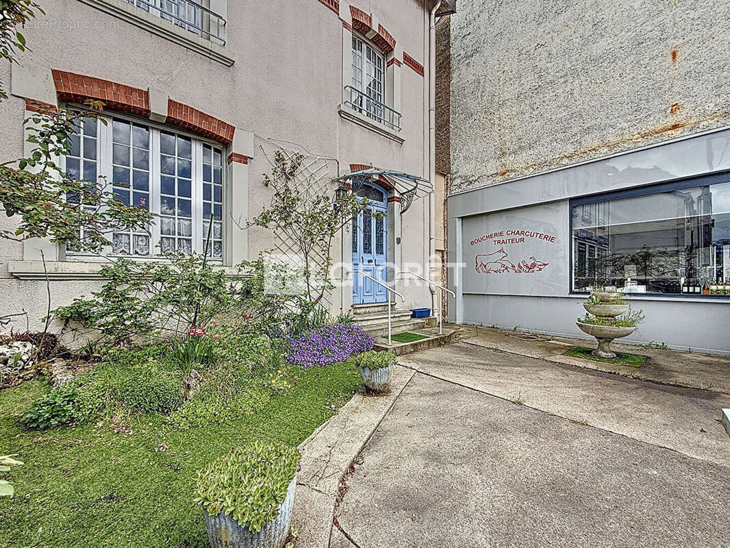 Maison à NEUFCHATEAU