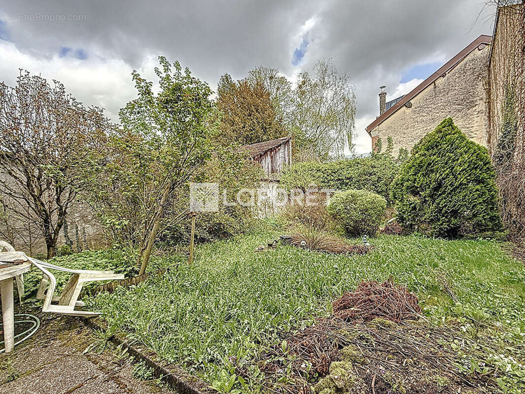 Maison à NEUFCHATEAU