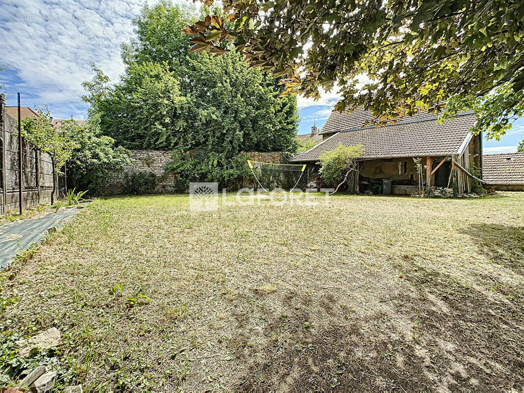 Maison à NEUFCHATEAU