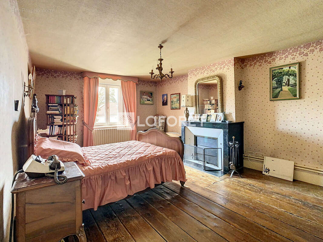 Maison à NEUFCHATEAU