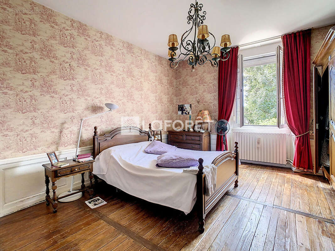 Maison à NEUFCHATEAU