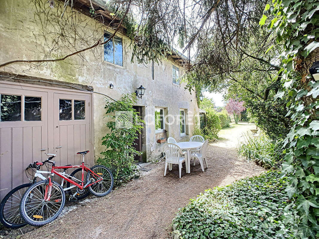 Maison à NEUFCHATEAU