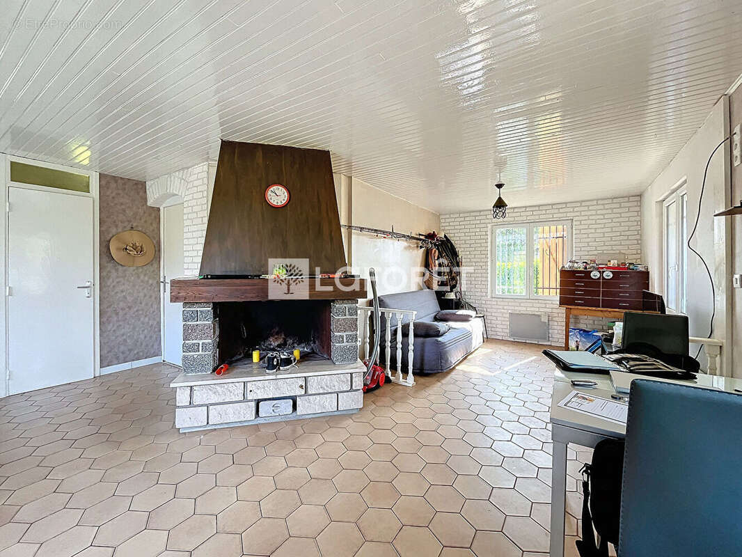 Maison à MAXEY-SUR-MEUSE