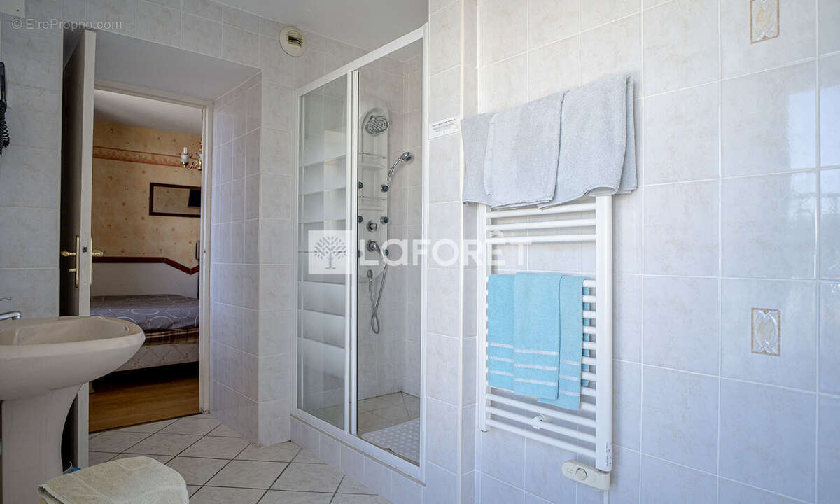 Appartement à BOURG-SAINTE-MARIE