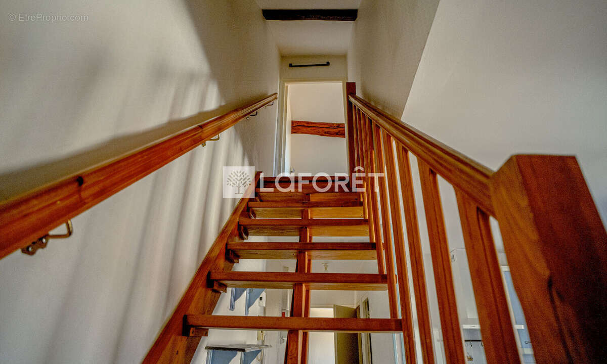 Appartement à BOURG-SAINTE-MARIE