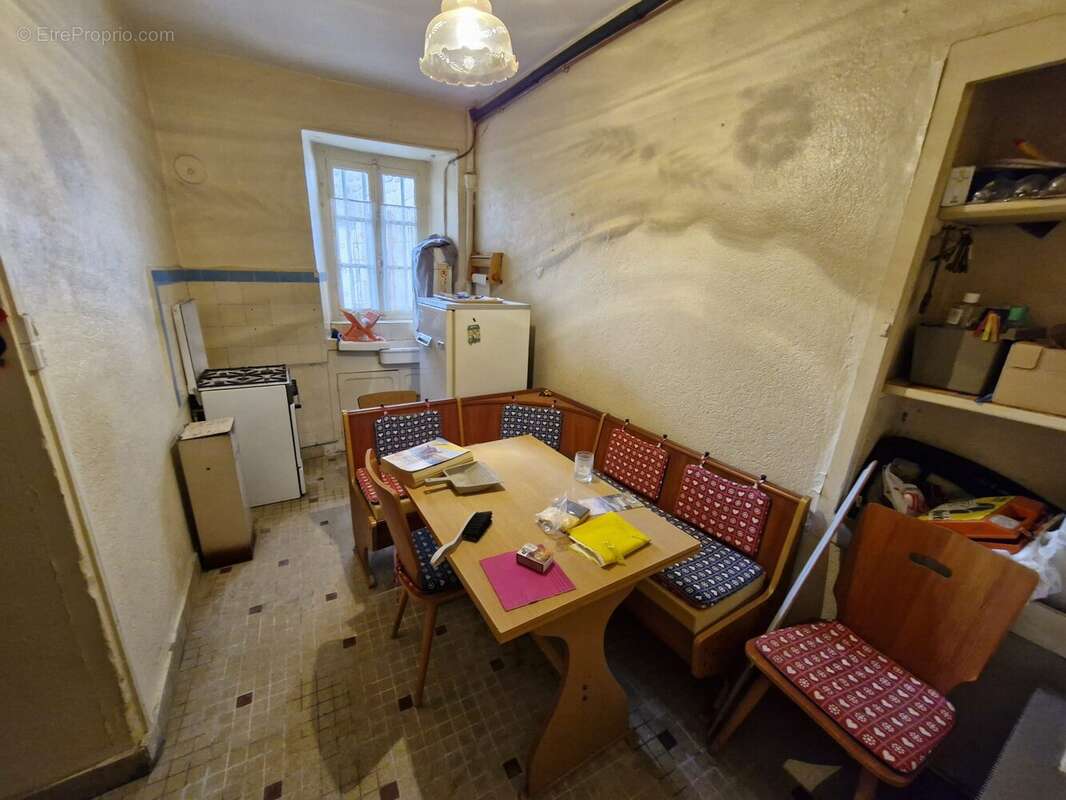 Maison à BESSE-ET-SAINT-ANASTAISE