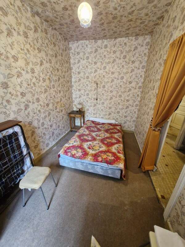 Maison à BESSE-ET-SAINT-ANASTAISE