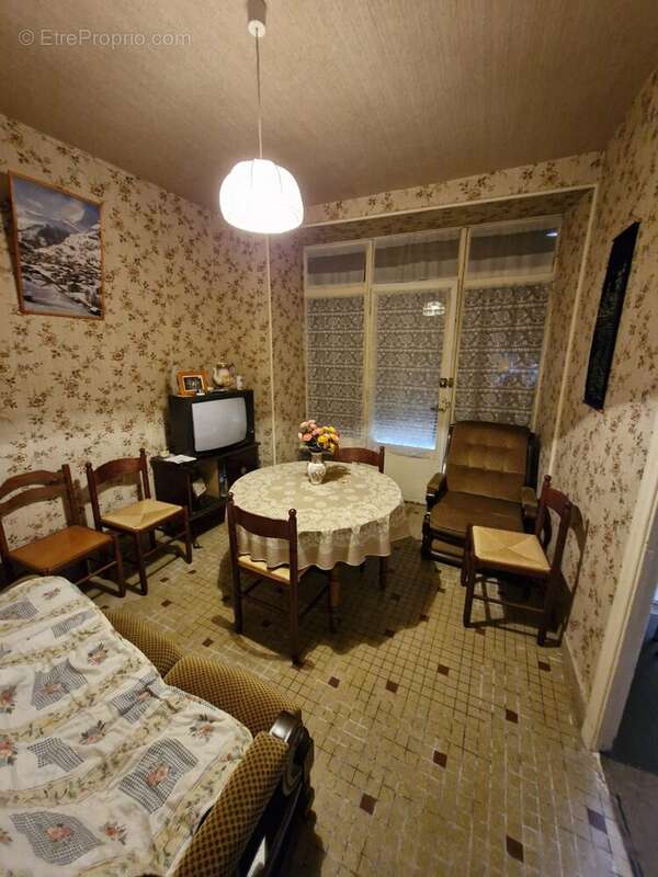 Maison à BESSE-ET-SAINT-ANASTAISE