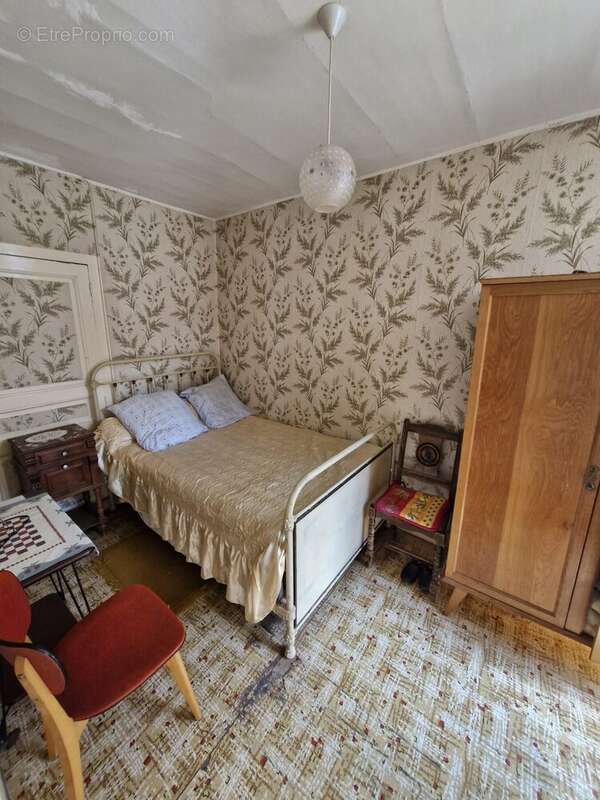 Maison à BESSE-ET-SAINT-ANASTAISE